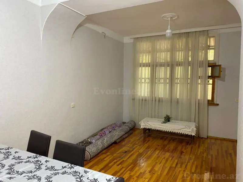 Kirayə verilir 5 otaqlı Mənzil Köhnə tikili 150 m² Bakı, Nəsimi r — Bakı