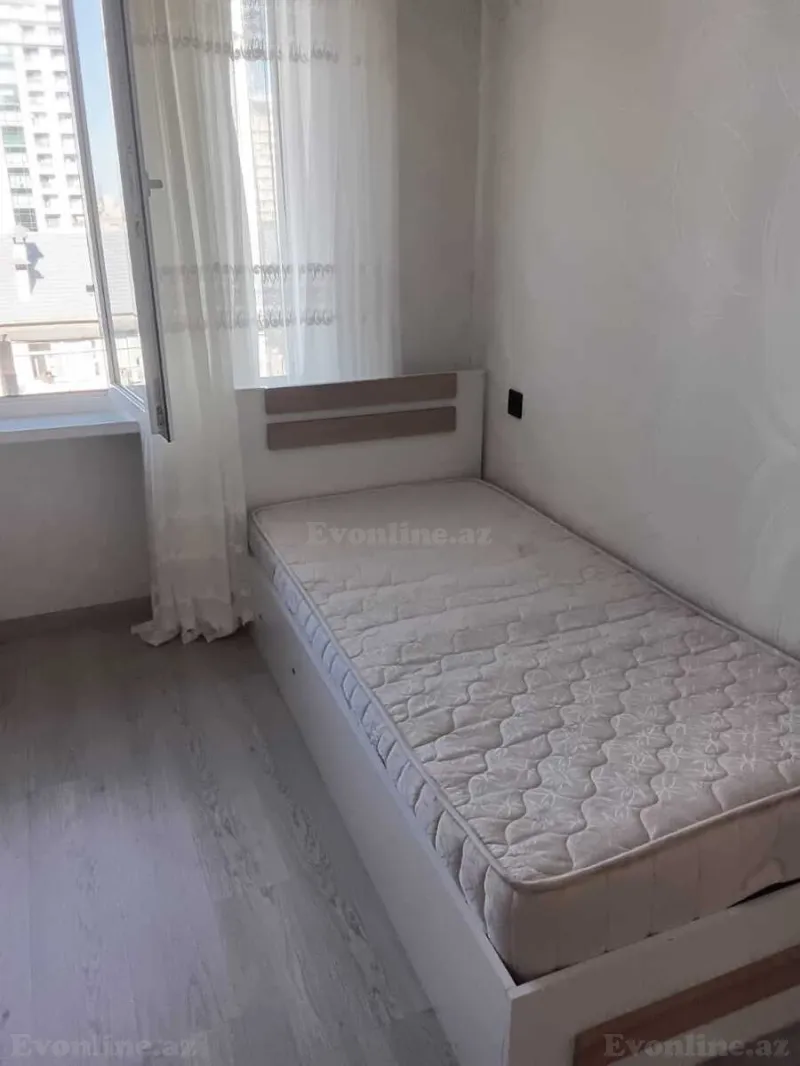 Kirayə verilir 1 otaqlı Mənzil Köhnə tikili 45 m² Bakı, Yasamal r., Elmlər Akademiyası m — Mənzil, Bakı (3)