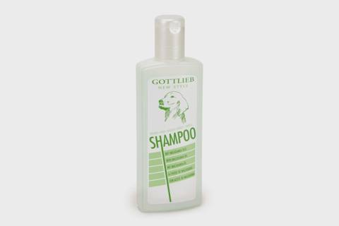 Beeztees Gottlieb, itlər üçün makadamiya yağı ilə bitki şampunu, 300 ml — Evcil hayvan ürünleri