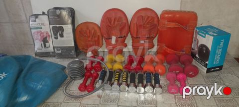 Fitnes və boks üçün komplekt inventar Tərkib: - Müxtəlif çəkilərdə
