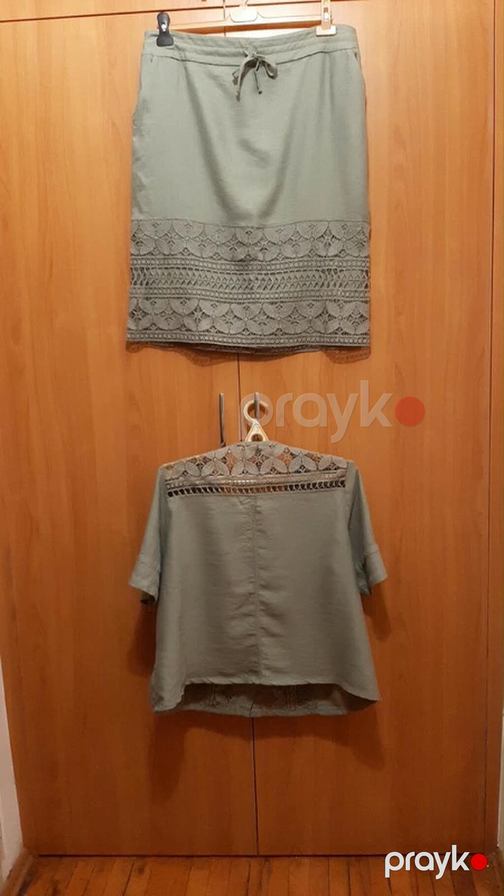 46 razmer Zeytun-yaşıl dəst: yubka + bluz - Rəng — Kostyum, Bakı (2)