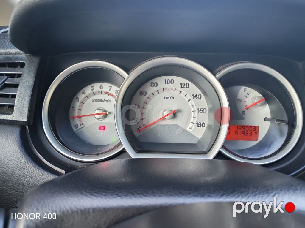 Nissan Tiida: 0.5 l 2011 il Hetçbek — Avtomobillər, Saray (8)