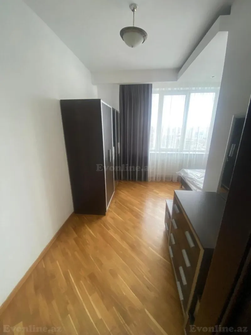 Kirayə verilir 4 otaqlı Mənzil Köhnə tikili 190 m² Bakı, Yasamal r., Nizami m — Mənzil, Bakı (2)