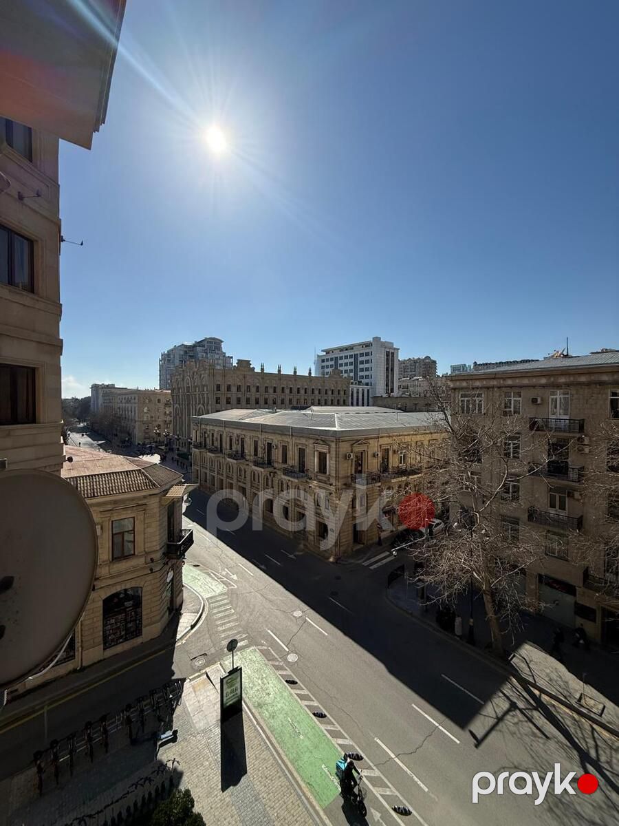 Satılır 5 otaqlı yeni tikili 300 m² — Mənzil, Bakı (12)