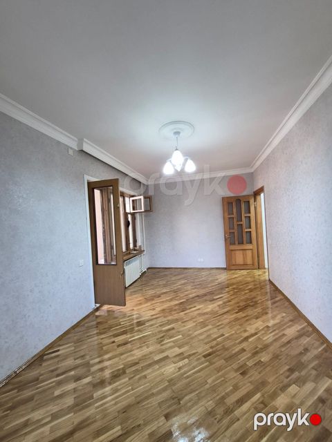Satılır 2 otaqlı köhnə tikili 45 m²