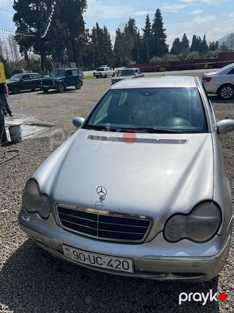 Mercedes C 220, 2.1 L, 2000 il, 999 000 km — Bakı