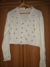 Ağ rəngli toxunma kardiqan - Model: V-yaxa, ön hissədə düyməli (6 — Ceyran