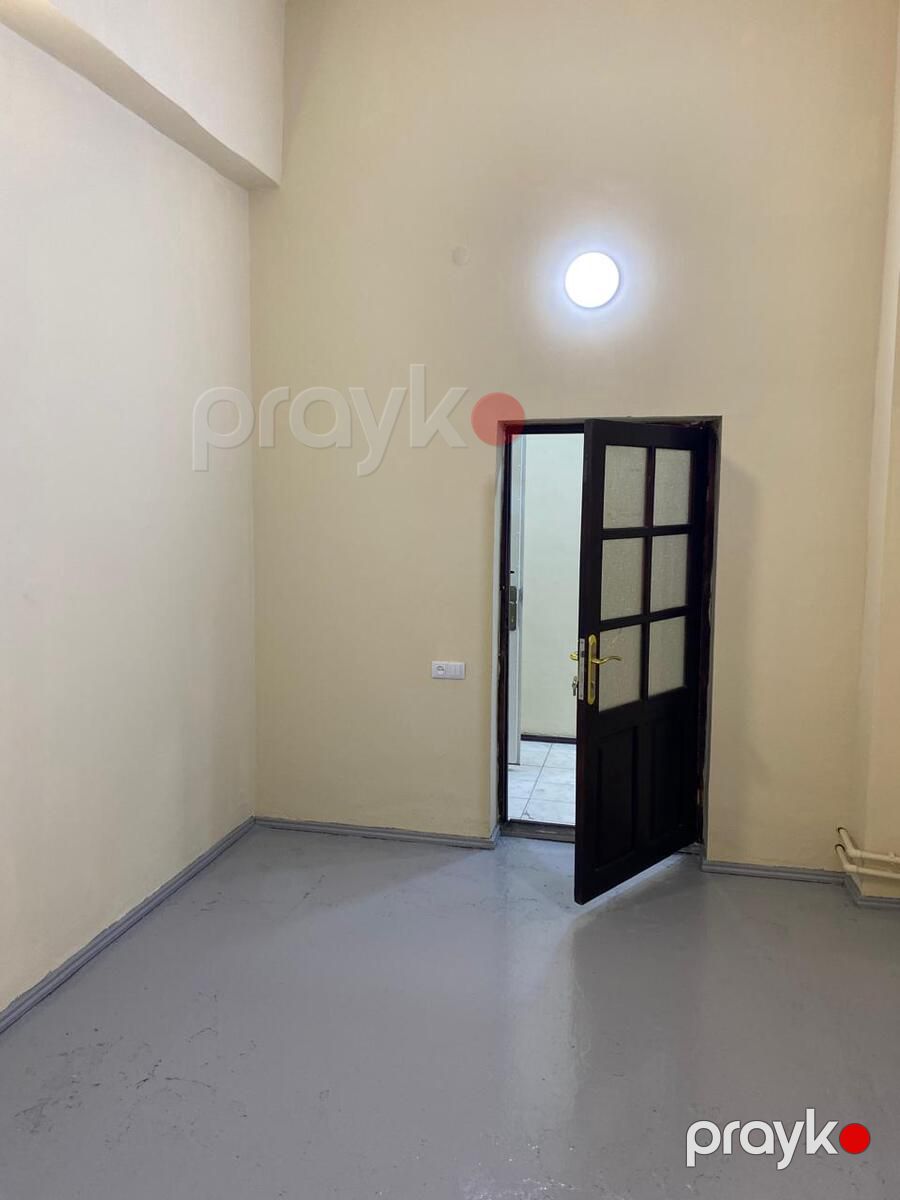 Satılır 9 otaqlı köhnə tikili 93 m² — Mənzil, Bakı (3)