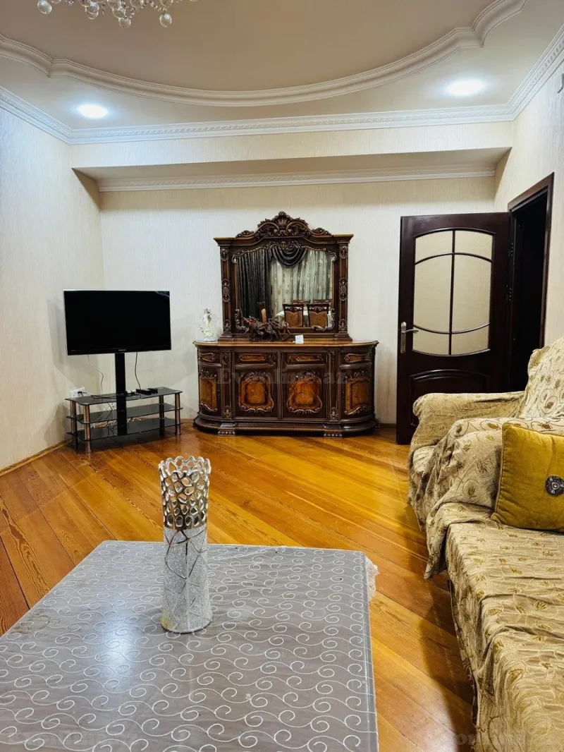 Kirayə verilir 2 otaqlı Mənzil Yeni tikili 80 m² Bakı, Yasamal r., İnşaatçılar m., Yasamal — Mənzil, Bakı (8)
