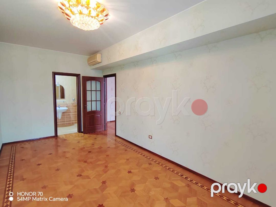 Satılır 5 otaqlı köhnə tikili 187 m² — Mənzil, Bakı (2)