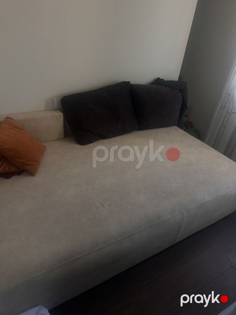 Bej rəngli geniş divan/çarpayı - Model: iri ölçülü, arxalıksız — Bakı