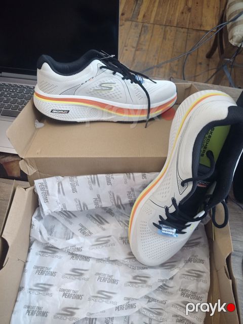 Skechers