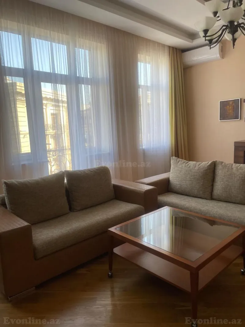 Kirayə verilir 4 otaqlı Mənzil Köhnə tikili 130 m² Bakı, Səbail r., 28 May m — Mənzil, Bakı (4)