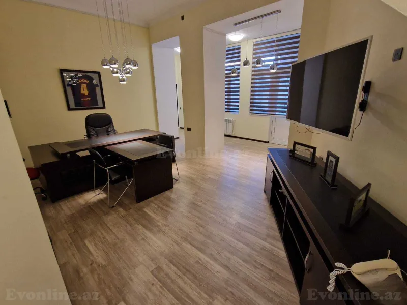 Kirayə verilir Ofis 200 m² Bakı, Səbail r — Bakı