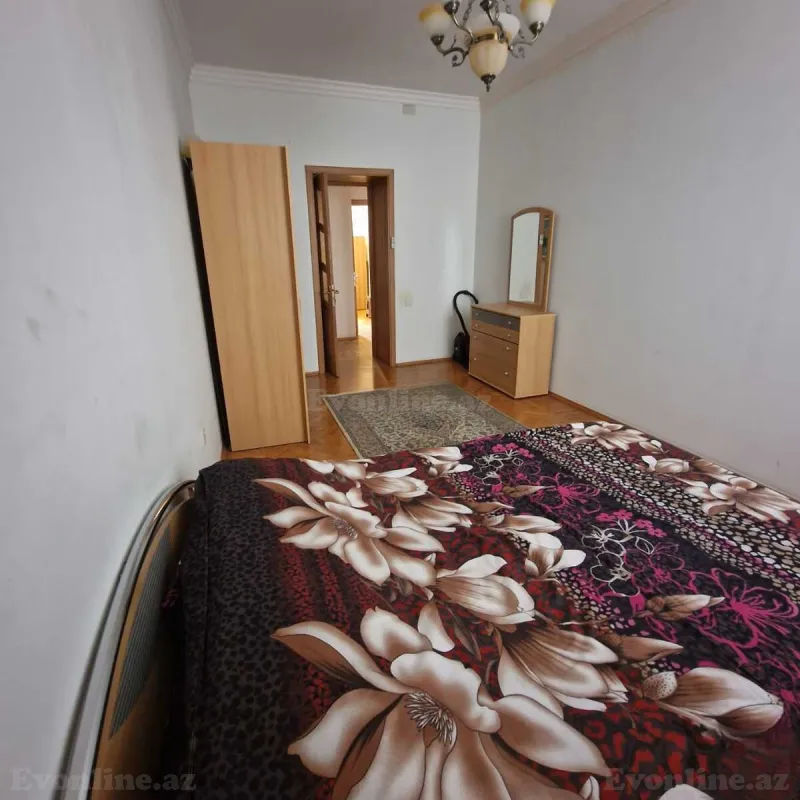 Kirayə verilir 2 otaqlı Mənzil Köhnə tikili 75 m² Bakı, Səbail r — Mənzil, Bakı (3)
