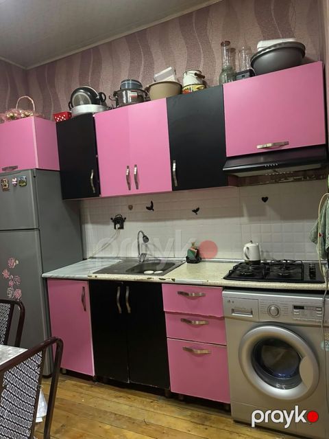Vacapa Yazin Metbex mebeli 120 manat.Ustunde aspirator ve moyka — Astara