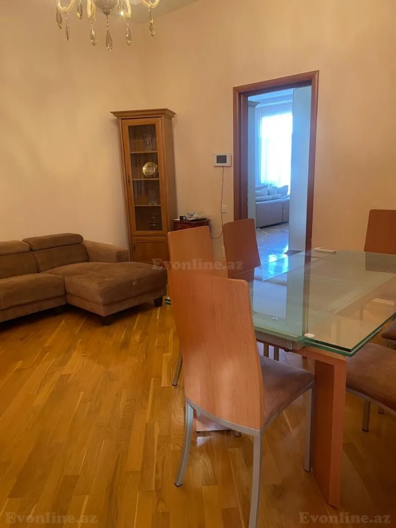 Kirayə verilir 4 otaqlı Mənzil Köhnə tikili 130 m² Bakı, Səbail r., 28 May m — Mənzil, Bakı (6)