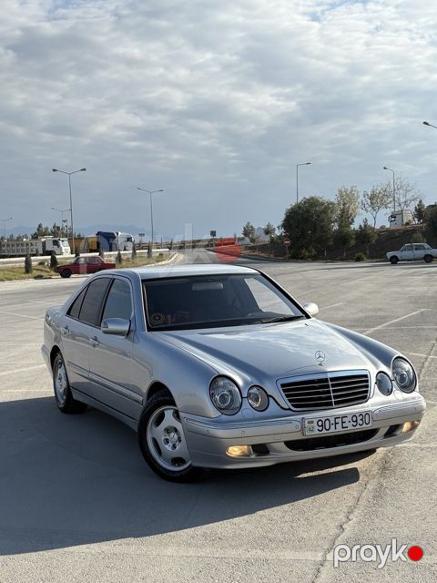 Mercedes E 220, 2.2 L, 2001 il, 317 300 km — Qazax