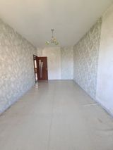 Satılır 3 otaqlı köhnə tikili 65 m² — Xəqani — Apartment