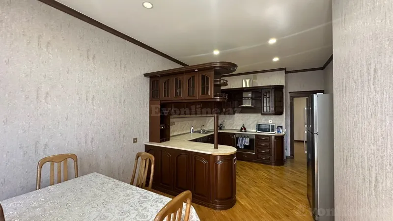 Kirayə verilir 5 otaqlı Mənzil Yeni tikili 240 m² Bakı, Nəsimi r., 28 May m — Mənzil, Bakı (4)