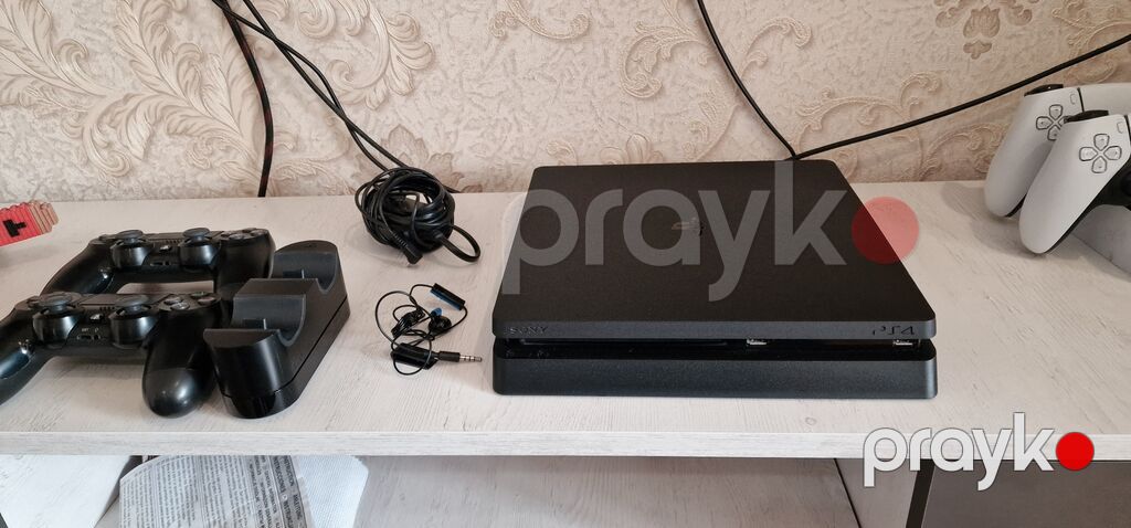 Playstation 4 Slim 512GB Состояние - идеальное. В комплекте — Oyun konsolları, Bakı (3)