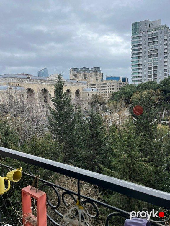 Satılır 4 otaqlı köhnə tikili 119 m² — Mənzil, Bakı (10)