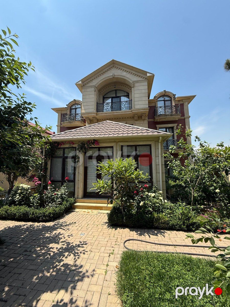 Villa, Bəhruz Nuriyev küç — Ev, villa, Bakı (2)