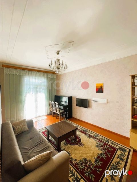 Satılır 2 otaqlı köhnə tikili 55 m²