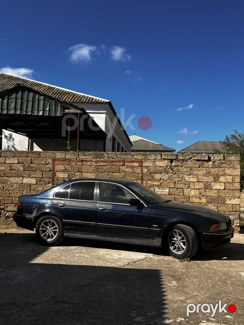 BMW 5 Series (E39) sedan - Kuzov: 4 qapılı sedan, tünd mavi rəng — Bakı