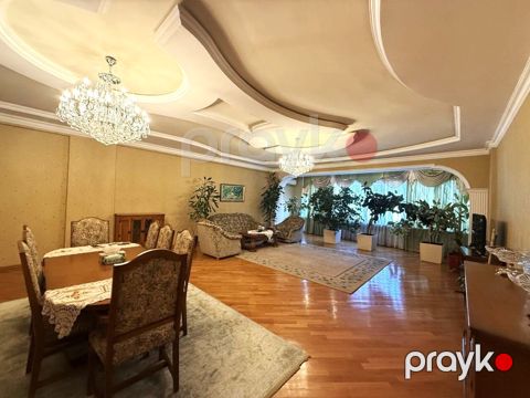 Satılır 4 otaqlı yeni tikili 220 m² — Bakı