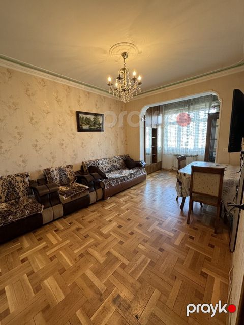 Satılır 2 otaqlı köhnə tikili 50 m²