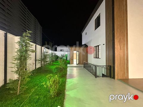 Satılır 5 otaqlı həyət evi/bağ evi 220 m² — Bakı