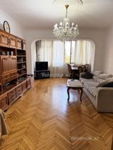 Satılır 3 otaqlı Bina evi menzil (Köhnə tikili), 85 m², Nəsimi rayonu — Zaur — Apartment