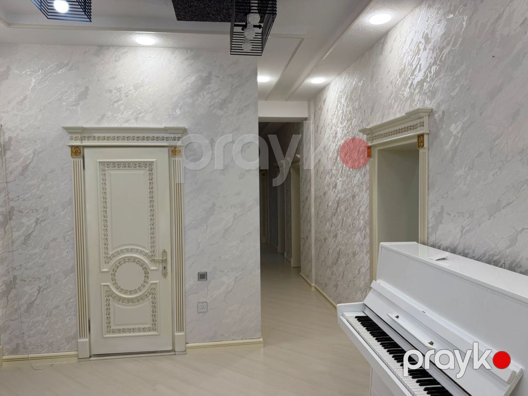 Satılır 5 otaqlı yeni tikili 200 m² — Mənzil, Bakı (9)