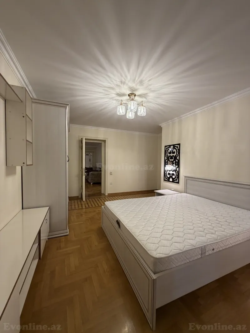 Kirayə verilir 3 otaqlı Mənzil Köhnə tikili 175 m² Bakı, Nərimanov r — Mənzil, Bakı (8)