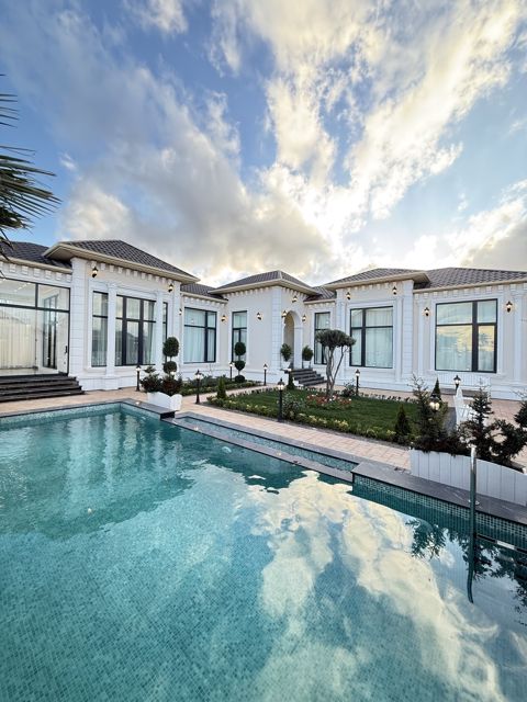 Satılır 5 otaqlı həyət evi/bağ evi 255 m² — 735 000 ₼ · Bakı · Ev, villa Satılır 5 otaqlı həyət evi/bağ evi 255 m² — Bakı