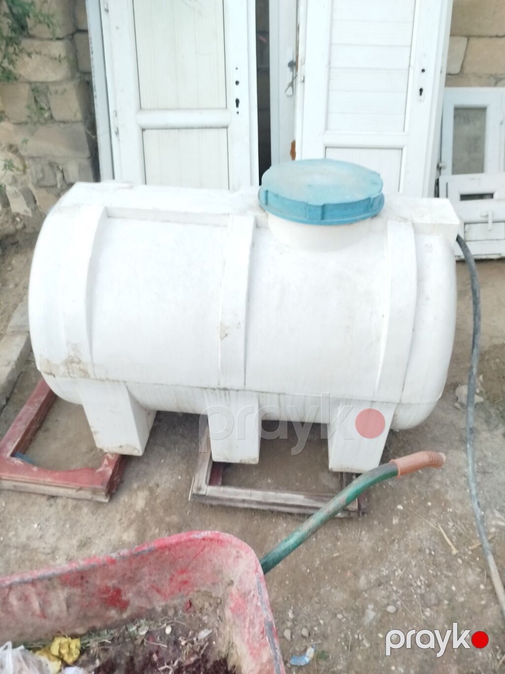 Plastik su çəni – 750 litr - Həcmi: 750 L (üzərində “750 lt” qeyd — Su çənləri, kanisterləri, bochkalar, Bakı (2)
