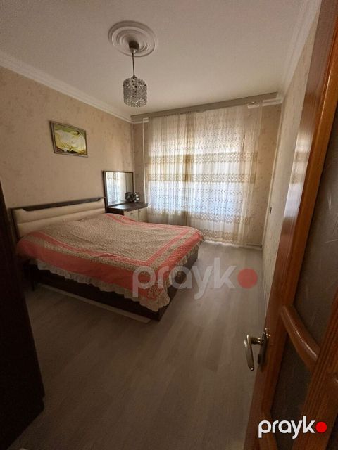 Satılır 3 otaqlı köhnə tikili 80 m² — Bakı
