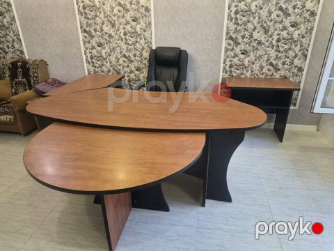 Ofis mebel dəsti Tərkibi: - Menecer/ direktor üçün iri bucaq formalı — Bakı