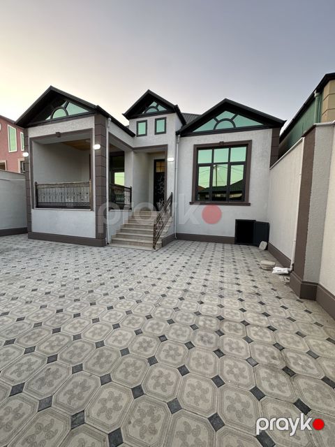 Satılır 4 otaqlı həyət evi/bağ evi 120 m² — Bakı