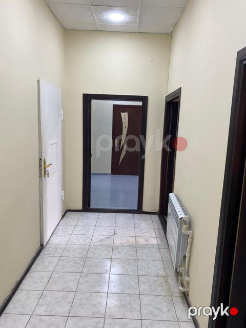 Satılır 9 otaqlı köhnə tikili 93 m² — Bakı