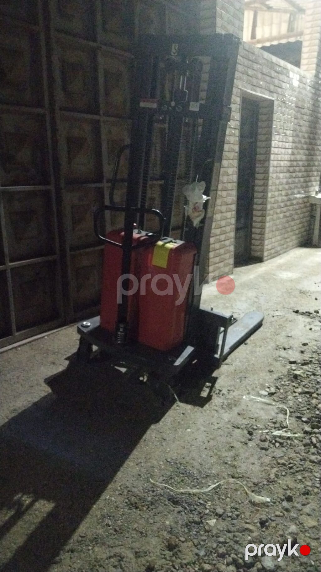 Transpalet 2500 Azn. 3metr yuxari qaldirir. 2ton cheki qaldirir. 5500 — Digər, Bakı (4)