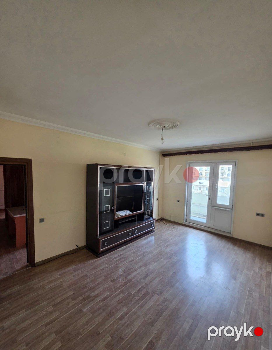 Satılır 2 otaqlı köhnə tikili 70 m² — Mənzil, Bakı (2)
