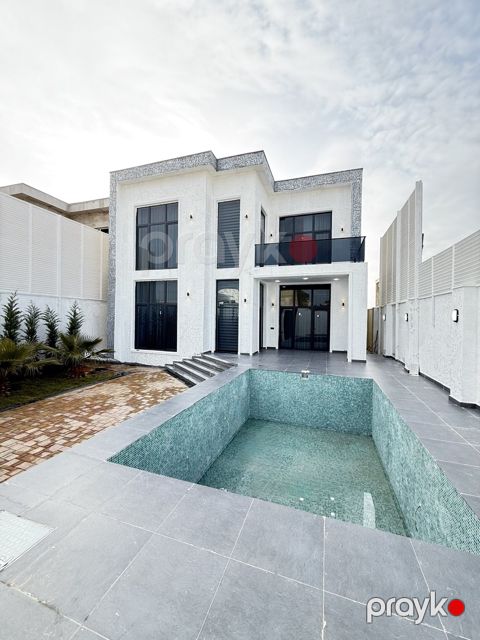Satılır 5 otaqlı həyət evi/bağ evi 220 m² — Bakı