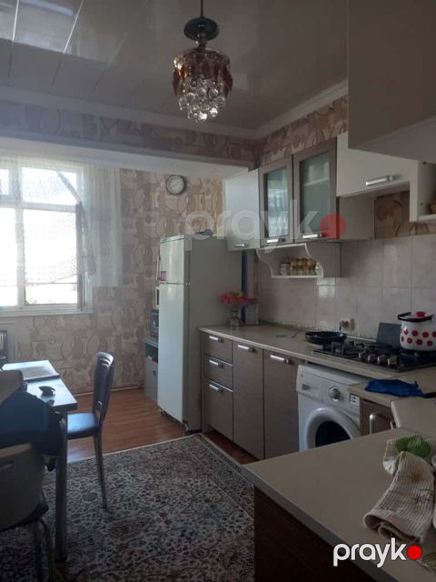 Satılır 3 otaqlı köhnə tikili 100 m² — Bakı