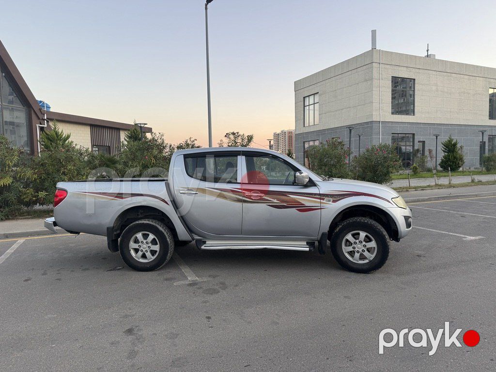 Mitsubishi L200, 2.5 L, 2013 il, 299 798 km — Avtomobillər, Bakı (3)