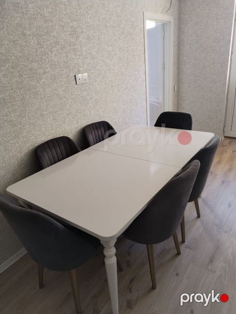 Masa dəsti satılır 650₼. açılır. fabrik malıdır. Ünvan Saray — Digah