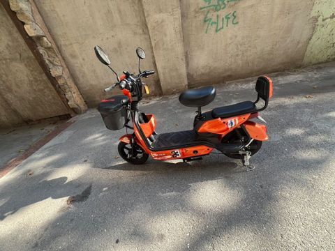 Jınyıng — Motosikletlər və mopedlər