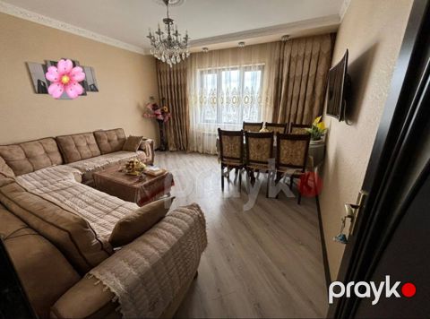 Satılır 4 otaqlı köhnə tikili 90 m² — Bakı