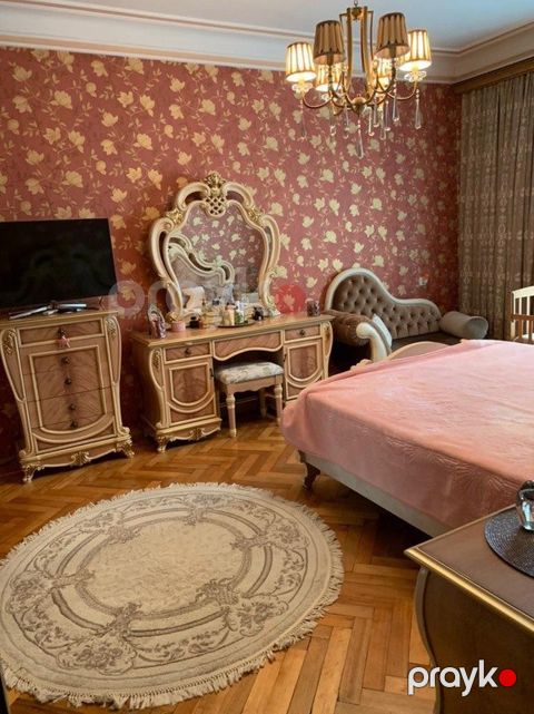 Satılır 4 otaqlı köhnə tikili 119 m² — Bakı